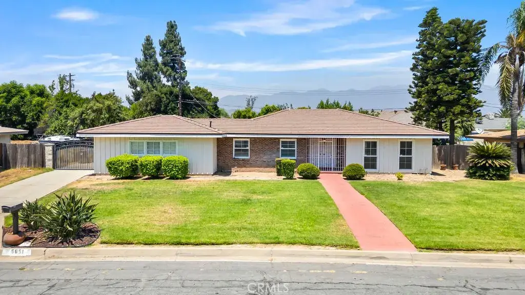 5651 Magnolia Avenue, Rialto, CA 92377 - Image #1