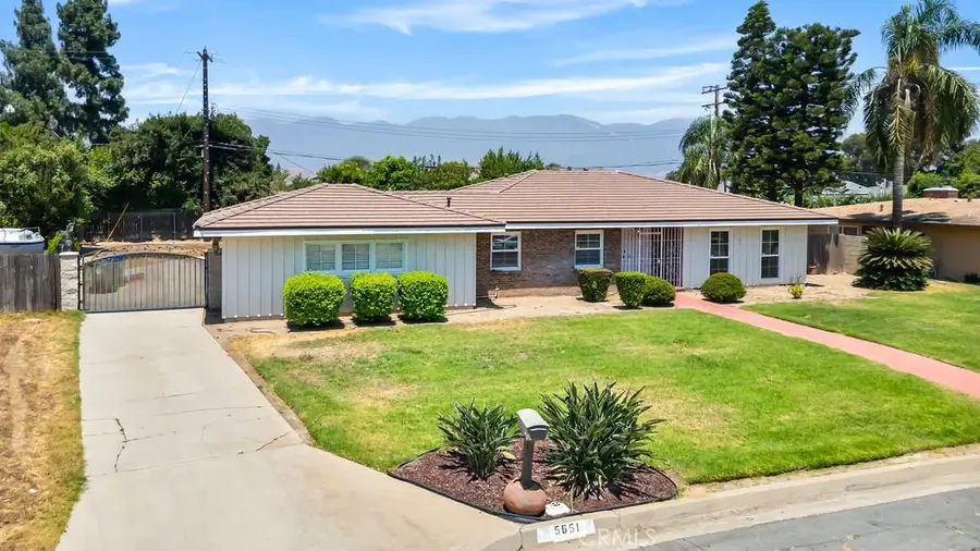 5651 Magnolia Avenue, Rialto, CA 92377 - Image #3