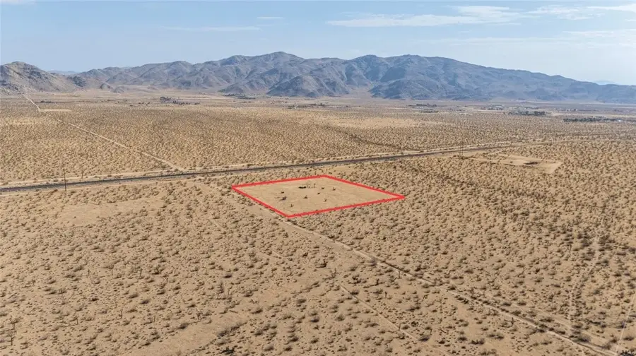 10425 Laguna Seca, Apple Valley, CA 92308 - Image #2