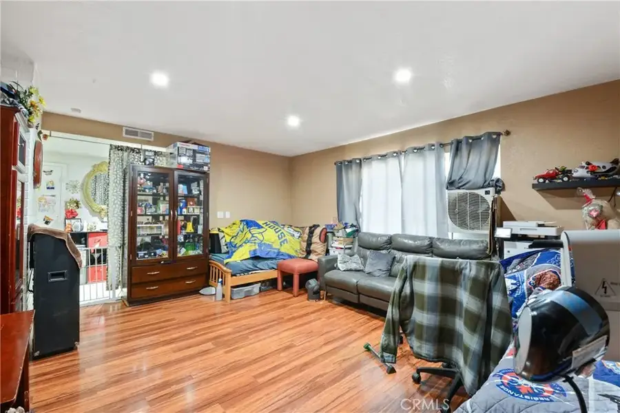 917 E Jackson, Rialto, CA 92376 - #3