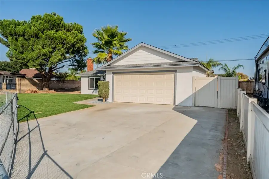 9825 Chantry, Fontana, CA 92335 - Image #2