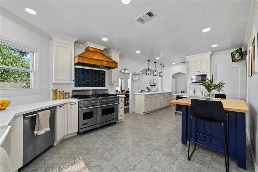 1697 N Allen, Pasadena, CA 91104 - Image #2