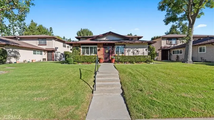 1149 W Calle De La Luna #1, Azusa, CA 91702 - Image #2