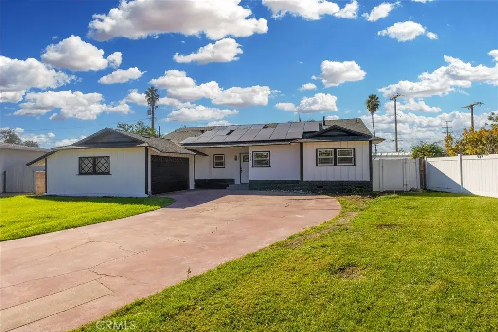 325 Echo Court, San Bernardino, CA 92404 - Image #1