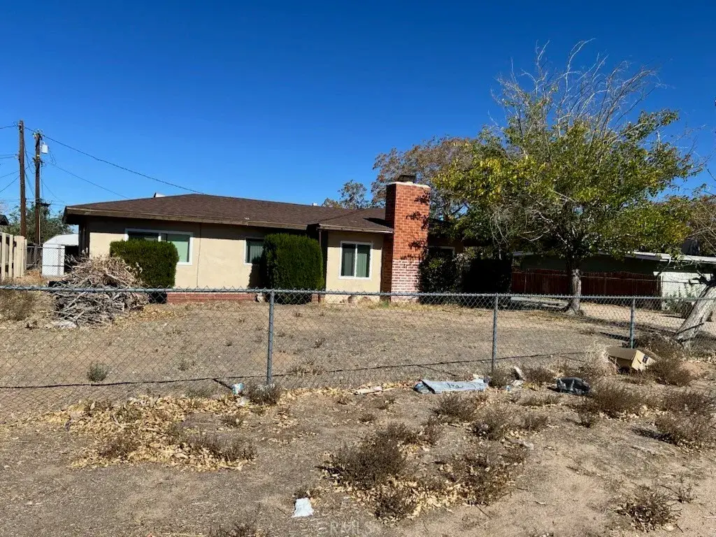 15932 Live Oak, Hesperia, CA 92345 - Image #1