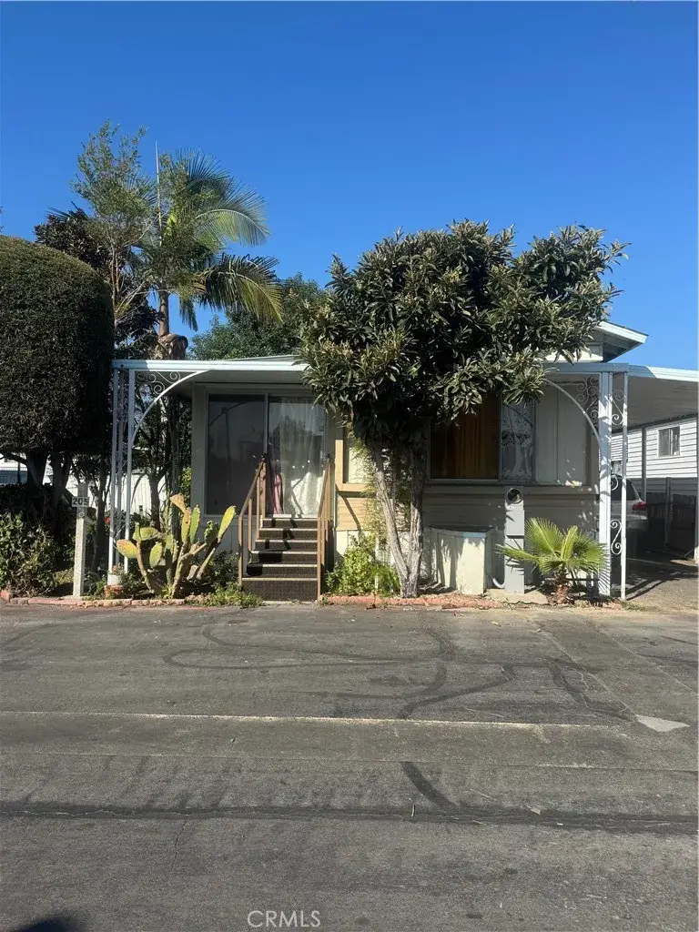 205 Emerald Ln #205, Santa Ana, CA 92703 - #1
