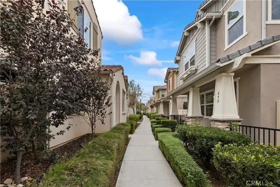 692 S Brampton, Rialto, CA 92376 - Image #2