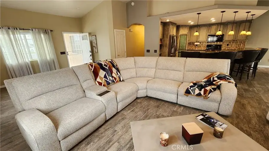 13770 Driftwood, Victorville, CA 92395 - Image #2