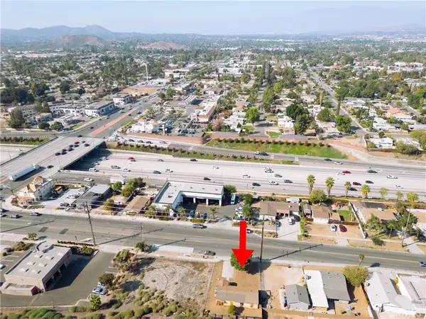 9426 Indiana Ave, Riverside, CA 92503