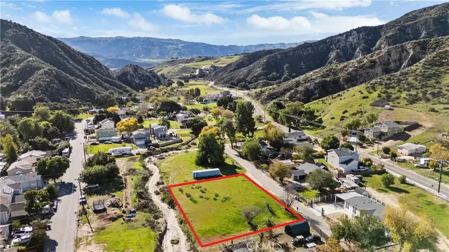 2 Taft Ct, Val Verde, CA 91383 - Image #2