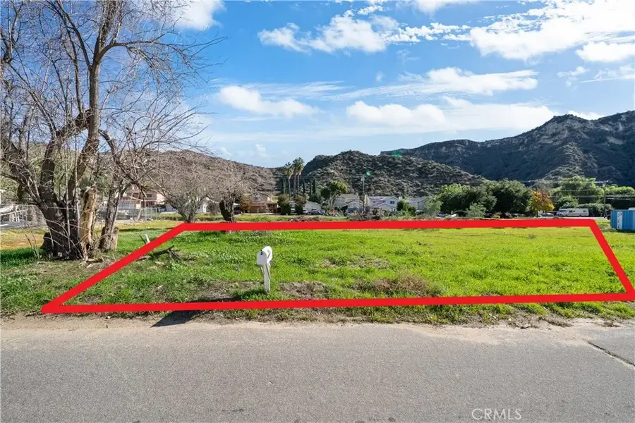 2 Taft Ct, Val Verde, CA 91383 - Image #3