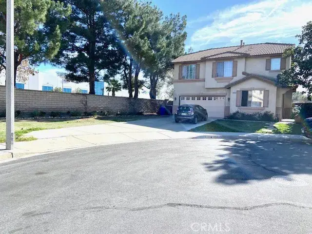 16883 Hazeltine Court, Fontana, CA 92336 - Image #2