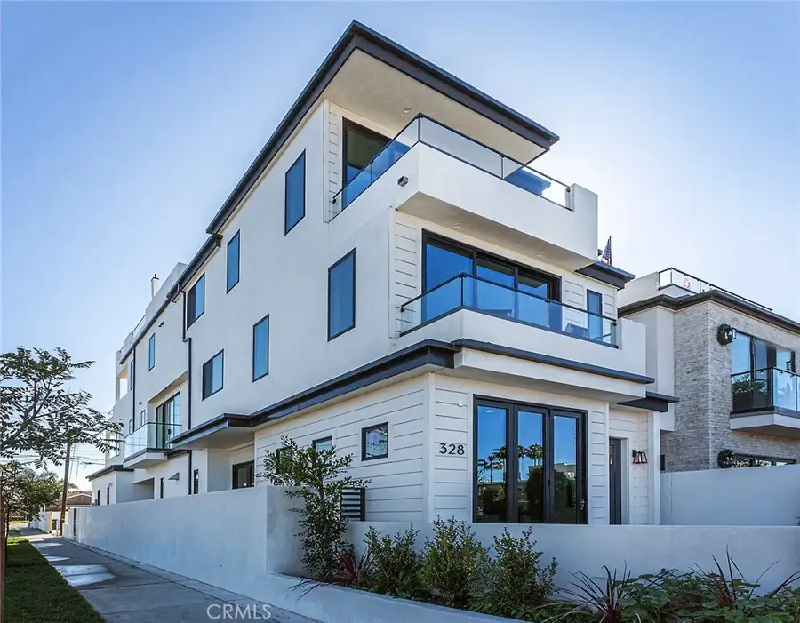 328 3rd, Huntington Beach, CA 92648 - #3