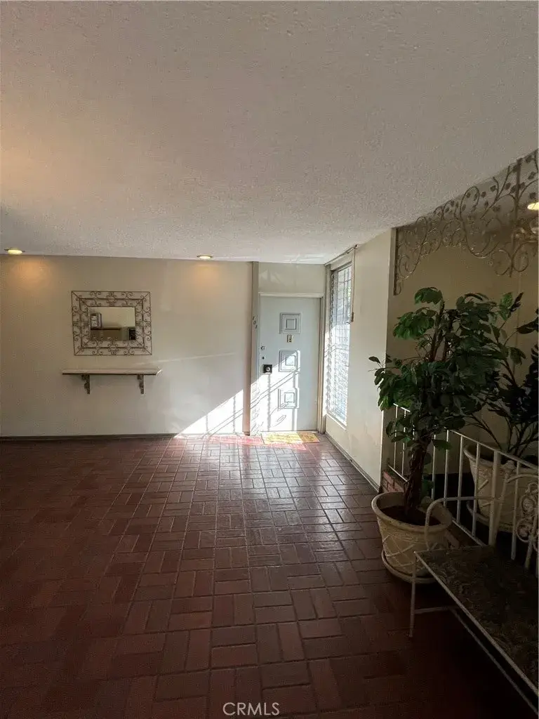 4255 W 5th #101, Los Angeles, CA 90020 - Image #2