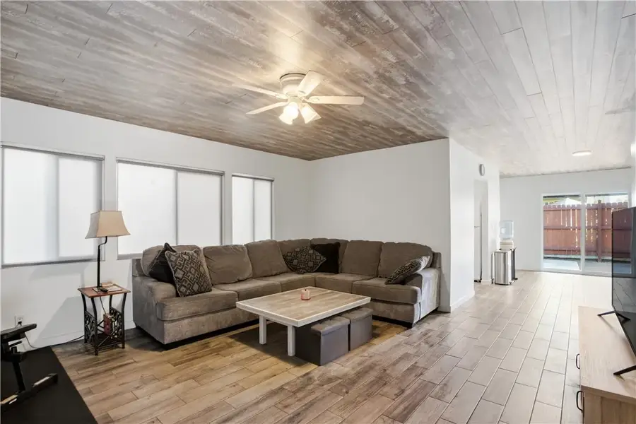 207 E Morningside Street, Long Beach, CA 90805 - #2