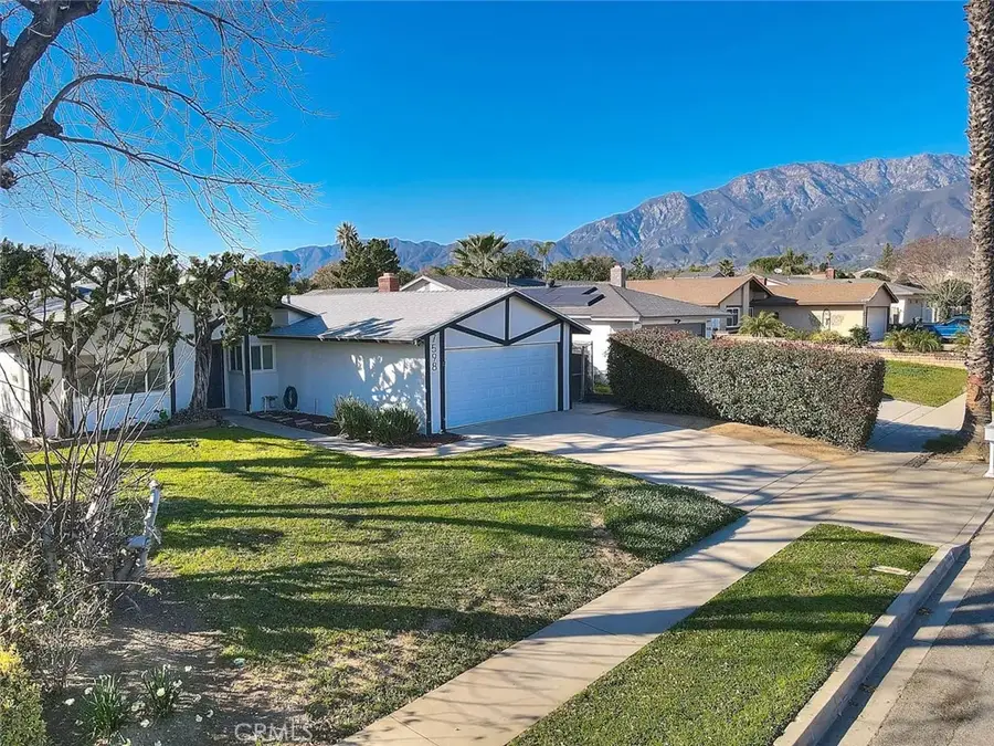 7598 Dartmouth Avenue, Rancho Cucamonga, CA 91730 - #2