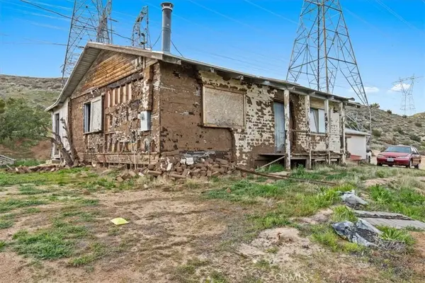 32301 Angeles Forest, Palmdale, CA 93550