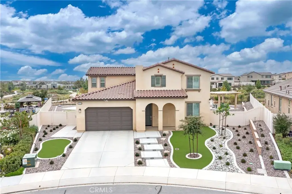 1525 Horizon, Banning, CA 92220 - #1