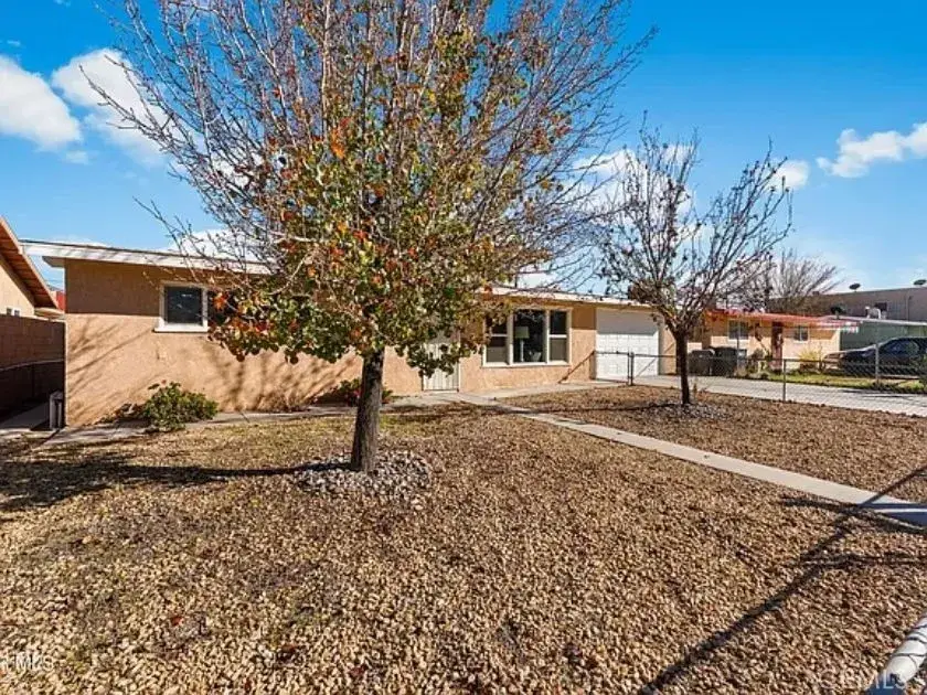 38640 Larkin Avenue, Palmdale, CA 93550 - Image #2