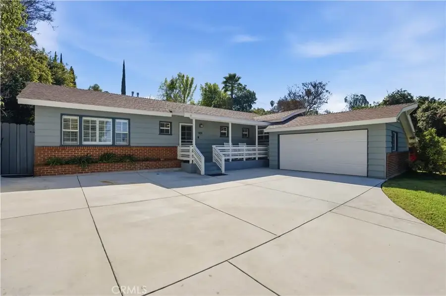 909 W Crescent Avenue, Redlands, CA 92373 - #2
