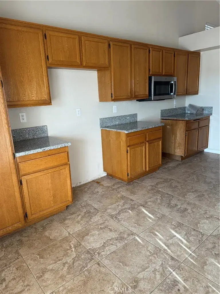 12627 Half Moon Cir, Victorville, CA 92392 - #3