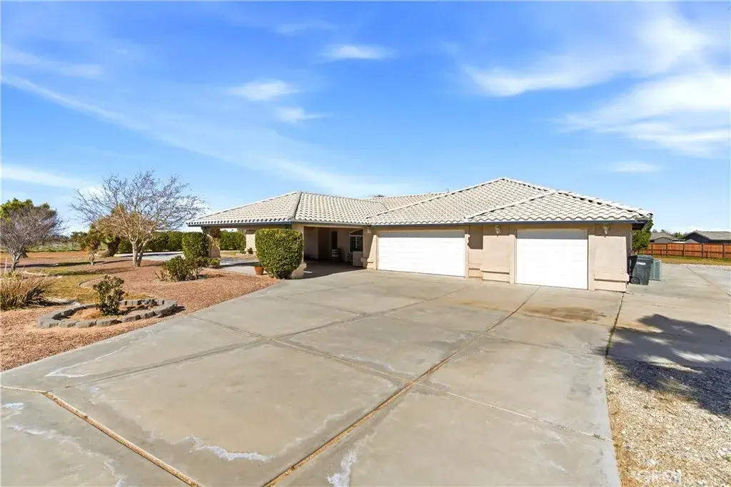 7330 Smoke Tree, Phelan, CA 92371 - #1