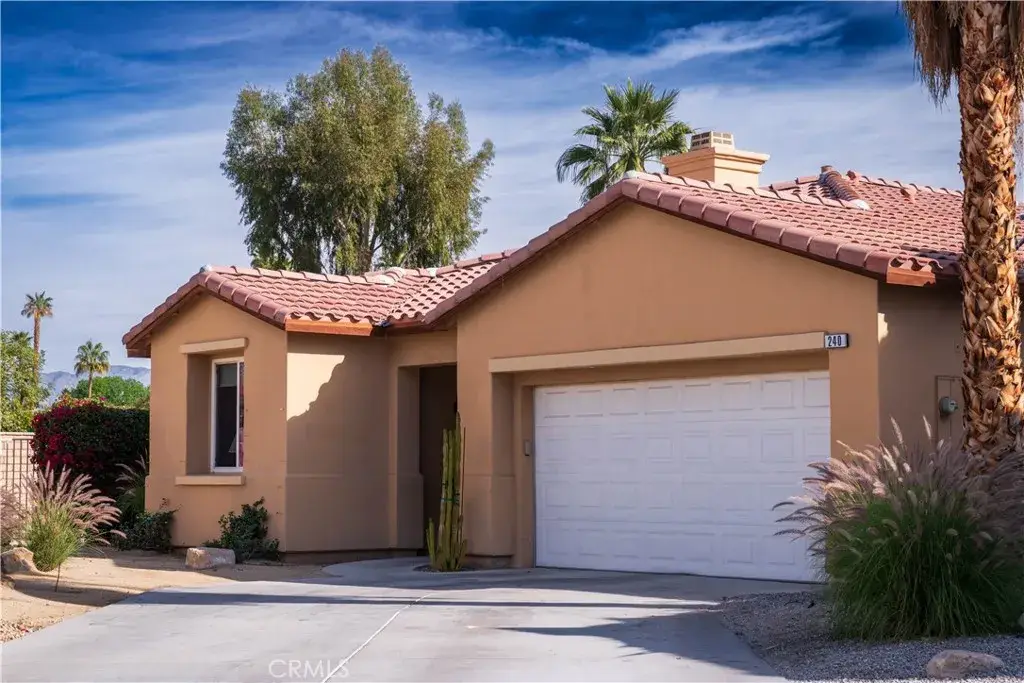 240 Paseo Vista Cir, Palm Desert, CA 92260 - #1