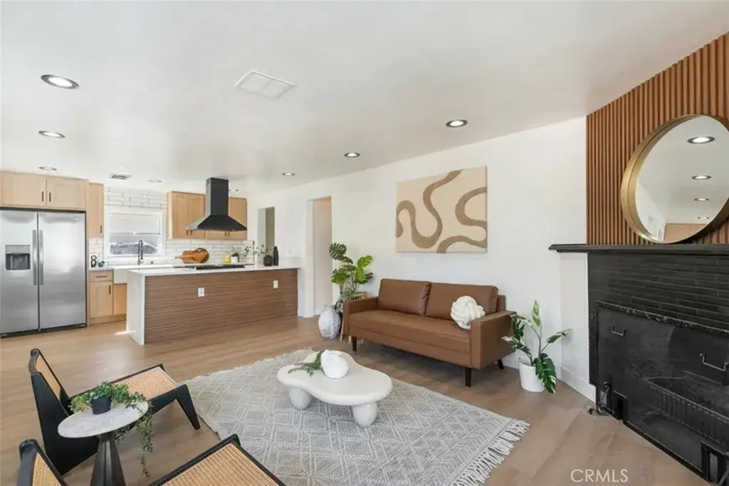 915 N Pasadena Avenue, Azusa, CA 91702 - #1