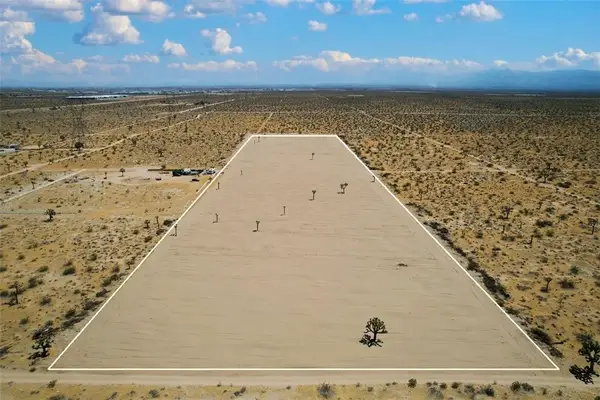 15 Auburn, Adelanto, CA 92301