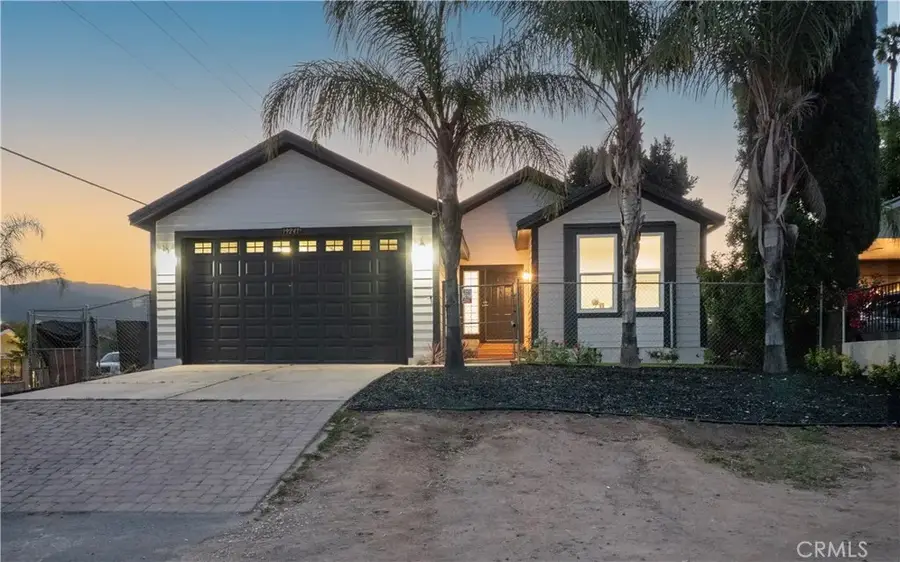 19241 Envoy Avenue, Corona, CA 92881 - #2