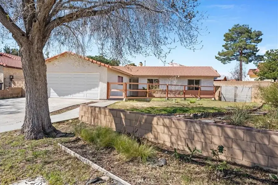 43601 Rembrandt, Lancaster, CA 93535 - #2