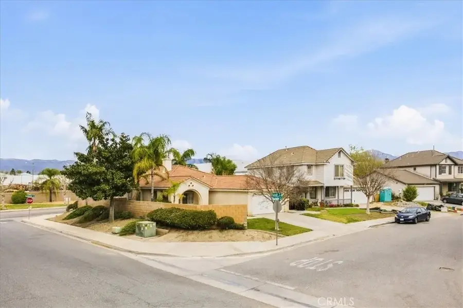 204 E Manchester Lane, San Bernardino, CA 92408 - #3