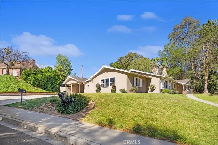 134 W Broadbent, Riverside, CA 92507 - #2