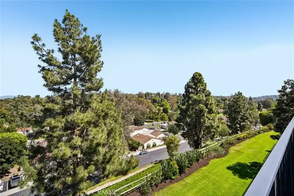 3337 Punta Alta #3C, Laguna Woods, CA 92637