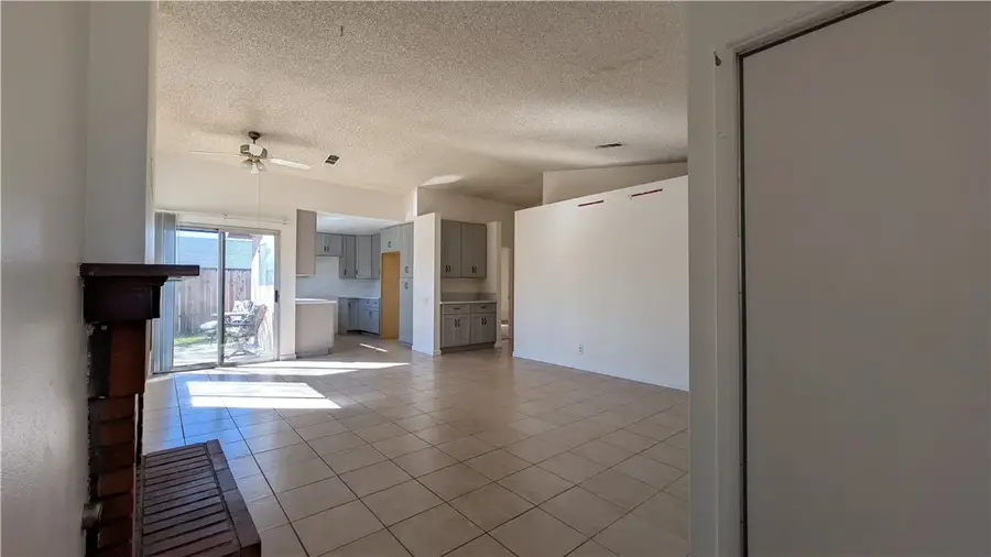 16195 Harvey, Fontana, CA 92336 - #2