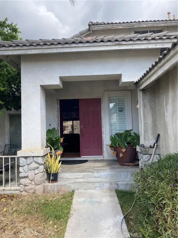 2884 W Buena Vista, Rialto, CA 92377