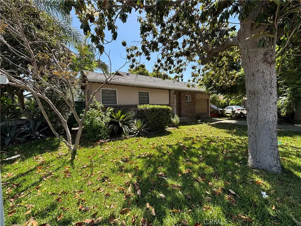 884 Lewis, Pomona, CA 91768 - #1