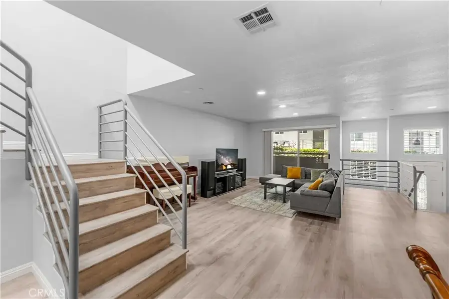 2101 Glenada Avenue #2, Montrose, CA 91020 - #2