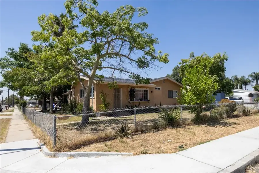 566 S Sage, Rialto, CA 92376 - #2