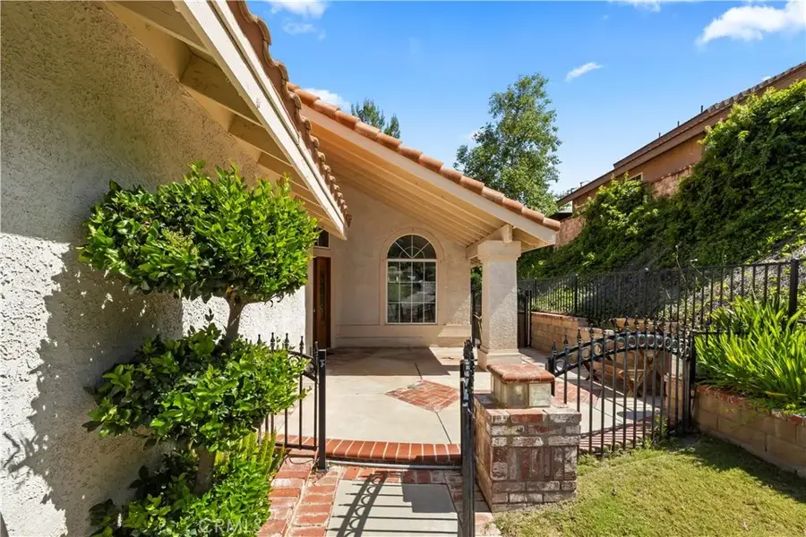 22120 Grovepark, Saugus, CA 91350 - #3