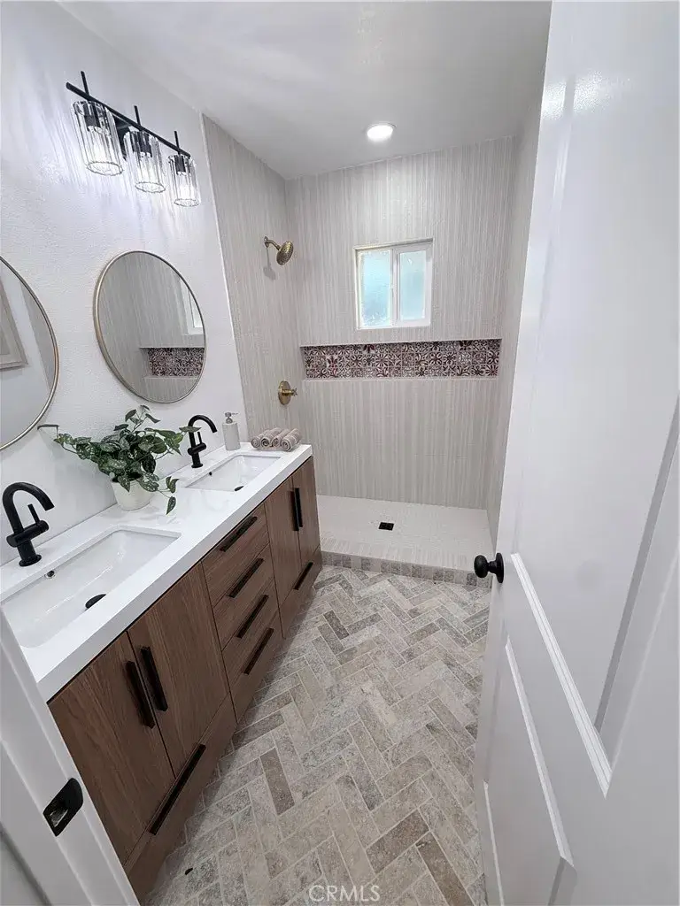 1452 W 61st, Los Angeles, CA 90047 - #2