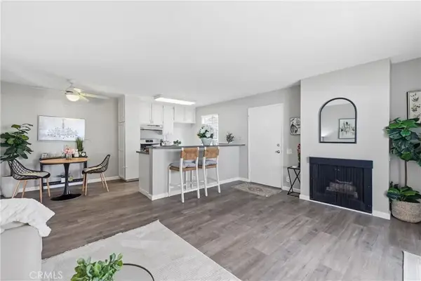 2841 S Fairview South #E, Santa Ana, CA 92704