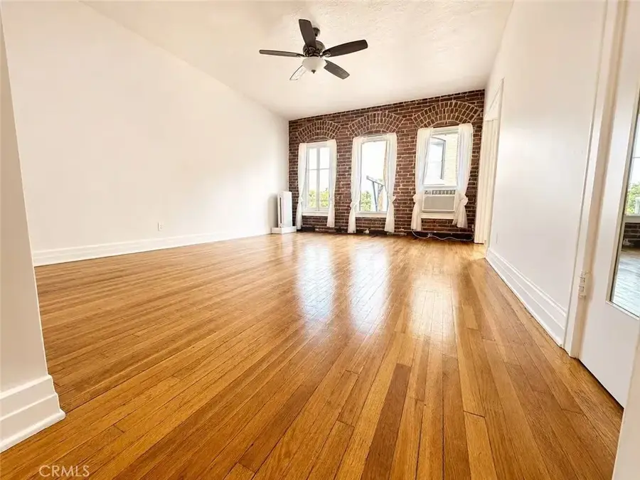 2121 James M Wood Boulevard #411, Los Angeles, CA 90006 - #3