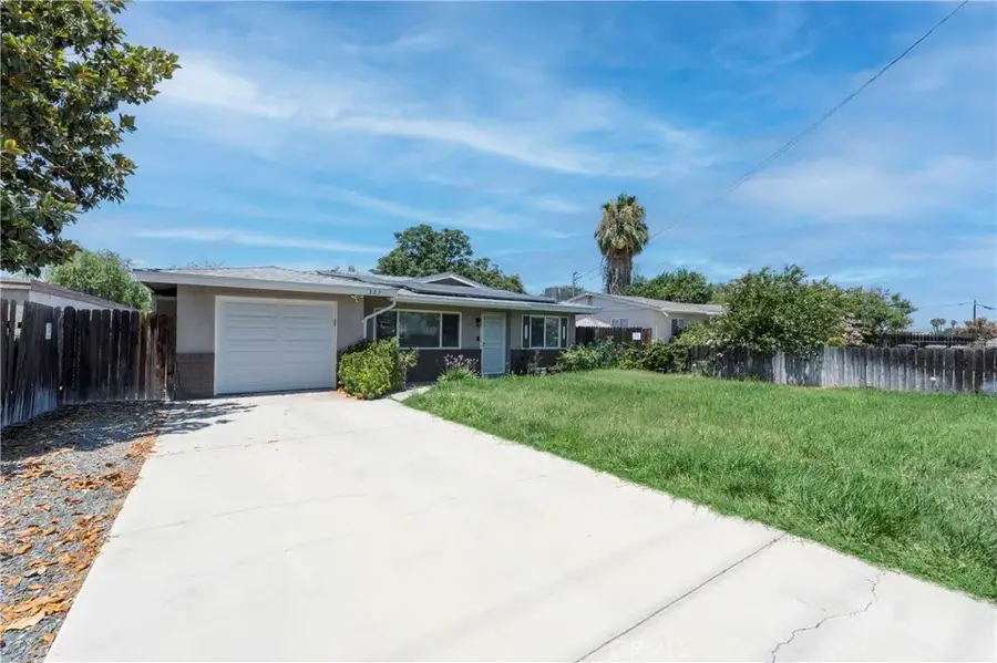 327 S Gilbert, Hemet, CA 92543 - #2