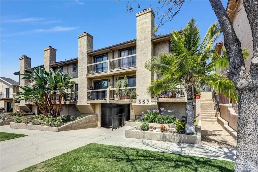 557 E Verdugo Avenue #M, Burbank, CA 91501 - #1