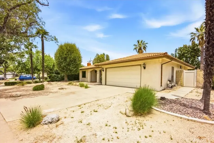 929 W Pinto Court, Upland, CA 91786 - #3