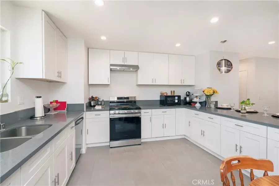 10707 Redwood, Hesperia, CA 92345 - #2