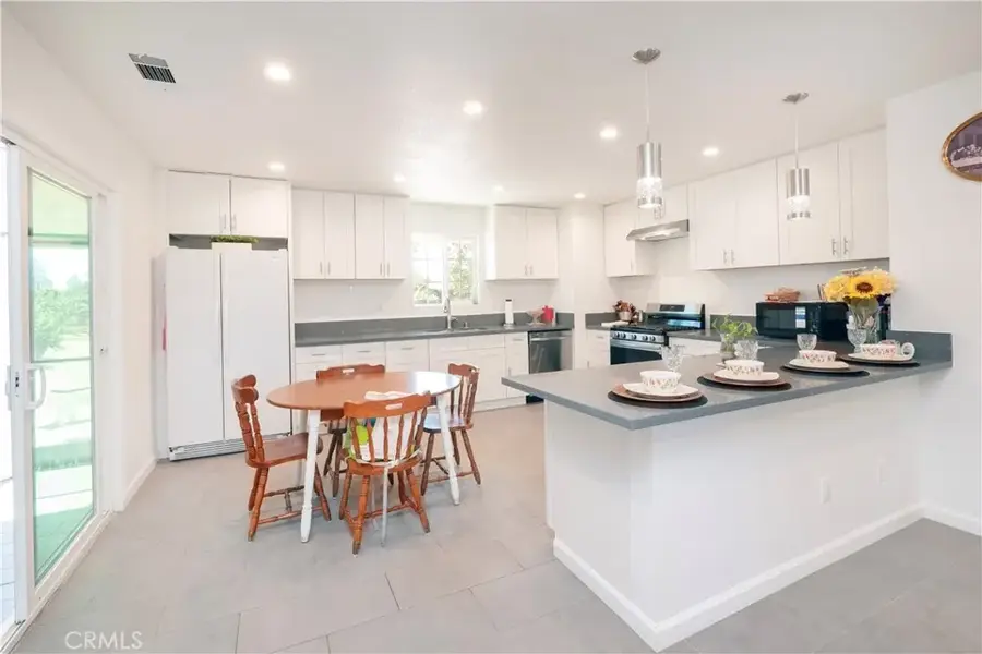 10707 Redwood, Hesperia, CA 92345 - #3