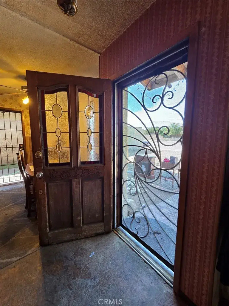15805 San Bernardino, Fontana, CA 92335 - #3
