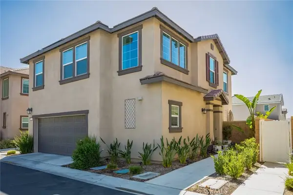 2467 Gunner Ridge Way, Rialto, CA 92377